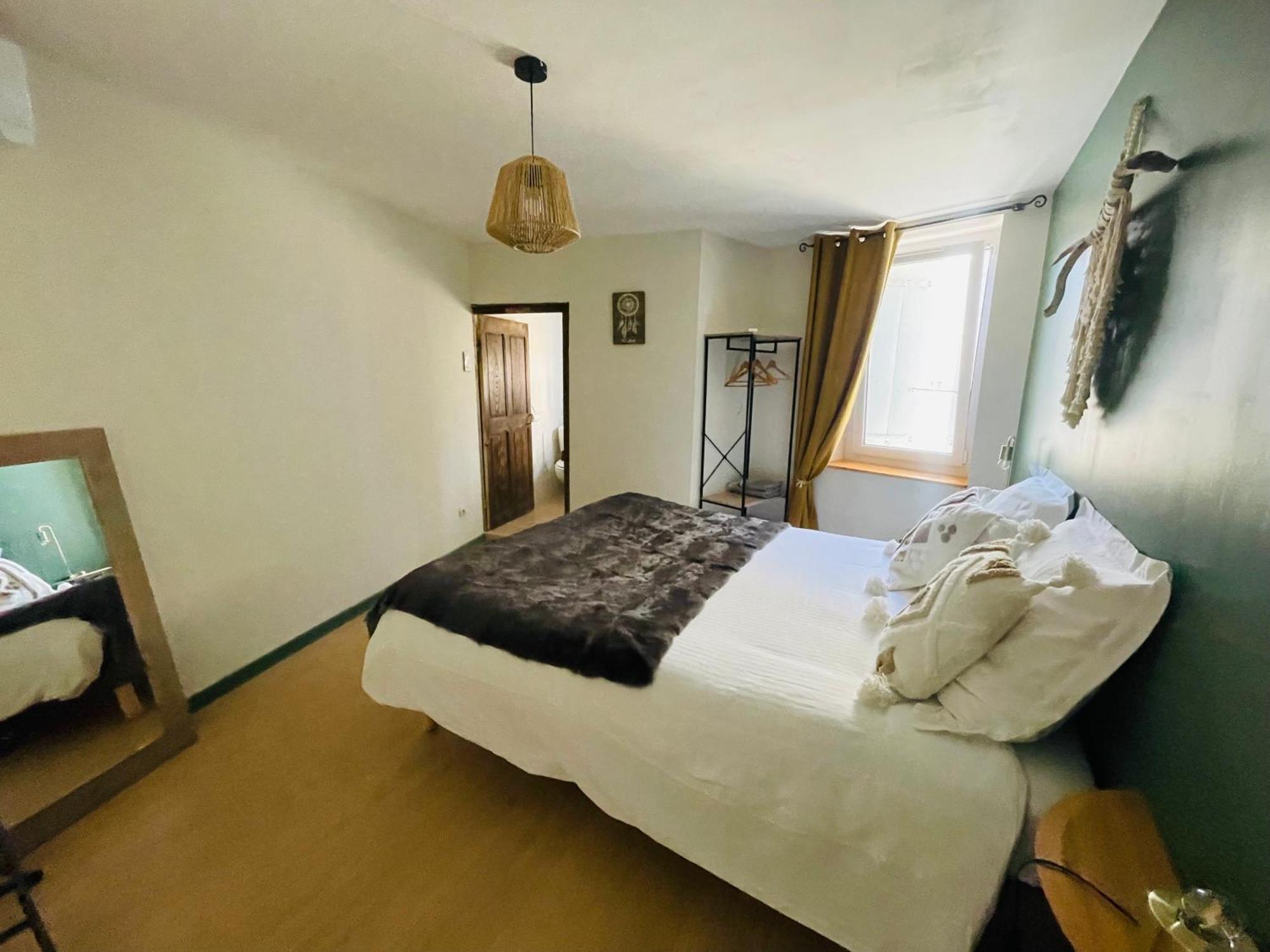 Maison Des Bourgades Saint-Julien-de-Peyrolas Zewnętrze zdjęcie